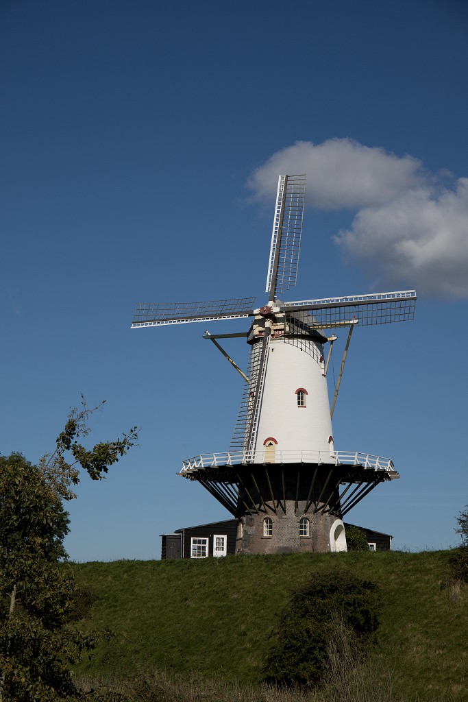 historisch meer stadhuis toerisme toeristisch veere veerse meer walcheren zeeuwse delta boten haven jachthaven strand korenmolen molen zeeland grote kerk hdr